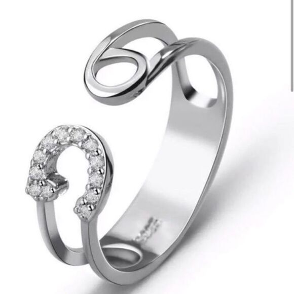 The Bling Safety Pin Ring luxury adjustable in 925 and cubic zirconia. - Picture 3 of 6